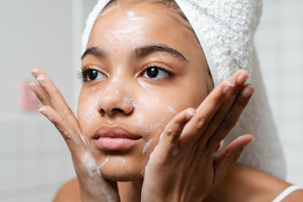 AMBO CLEAN  Skin Clarifying Cleanser