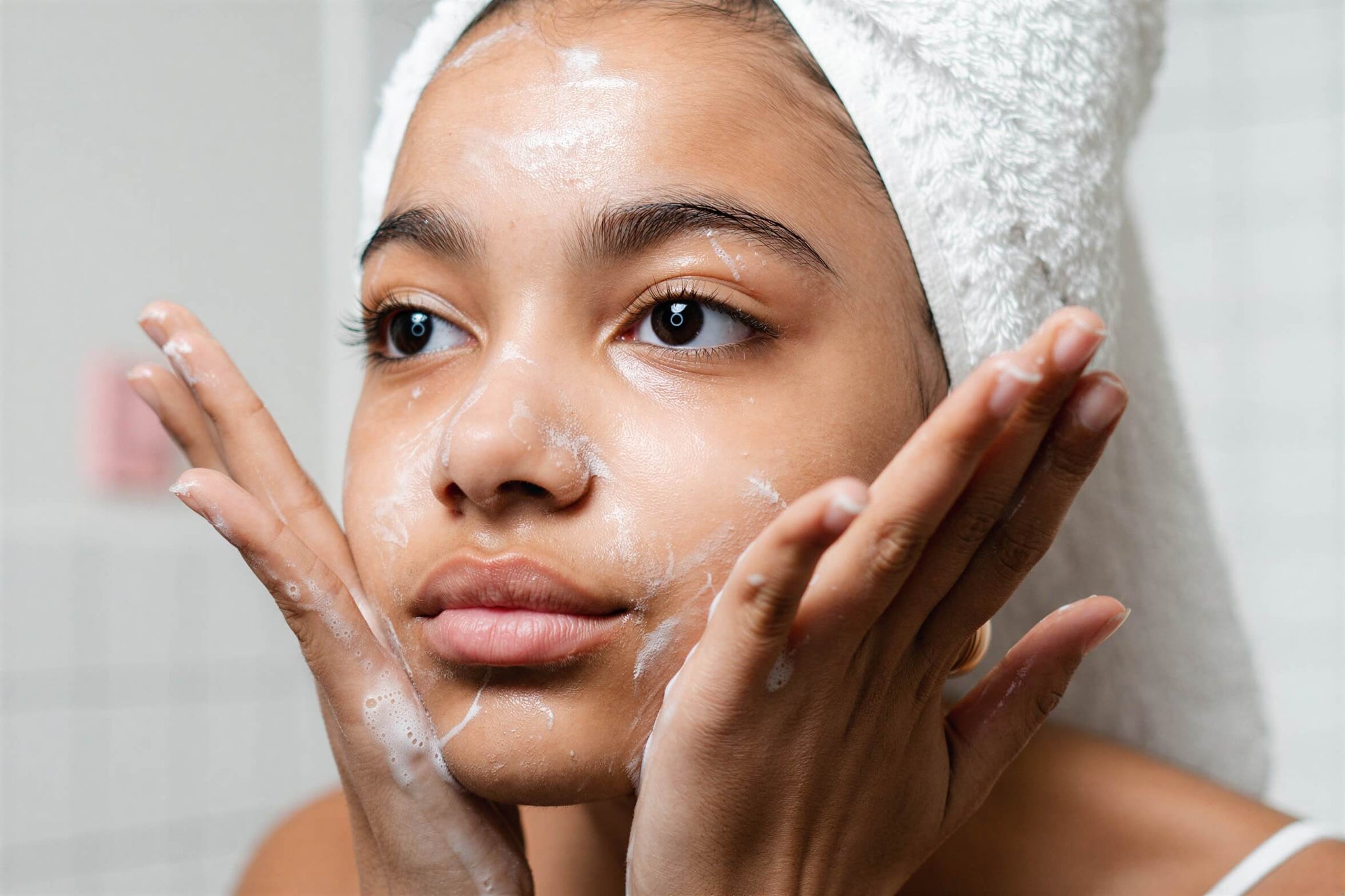 Discover the benefits of AMBO Face cleanser and makeup remover